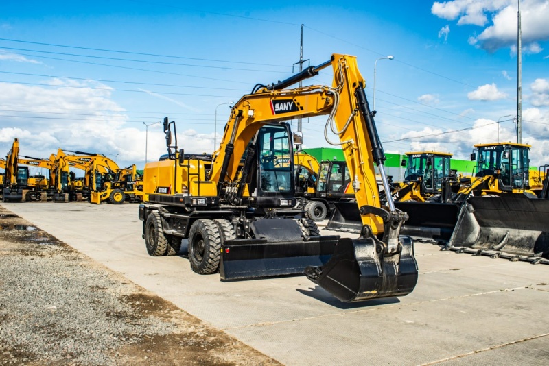 Колесный экскаватор SANY SY165W