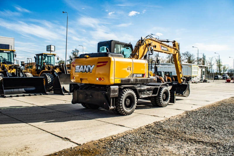 Колесный экскаватор SANY SY165W