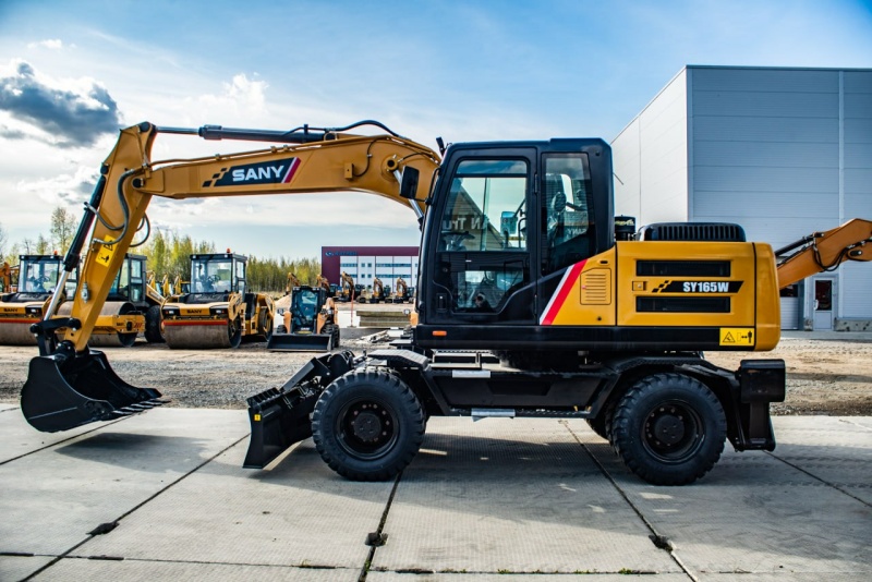Колесный экскаватор SANY SY165W