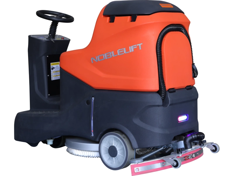 Поломойки с местом оператора Noblelift Поломоечная машина NR530, объем бака для чистой воды 70 л, площадь уборки макс 3100 м2, время работы 4 ч.